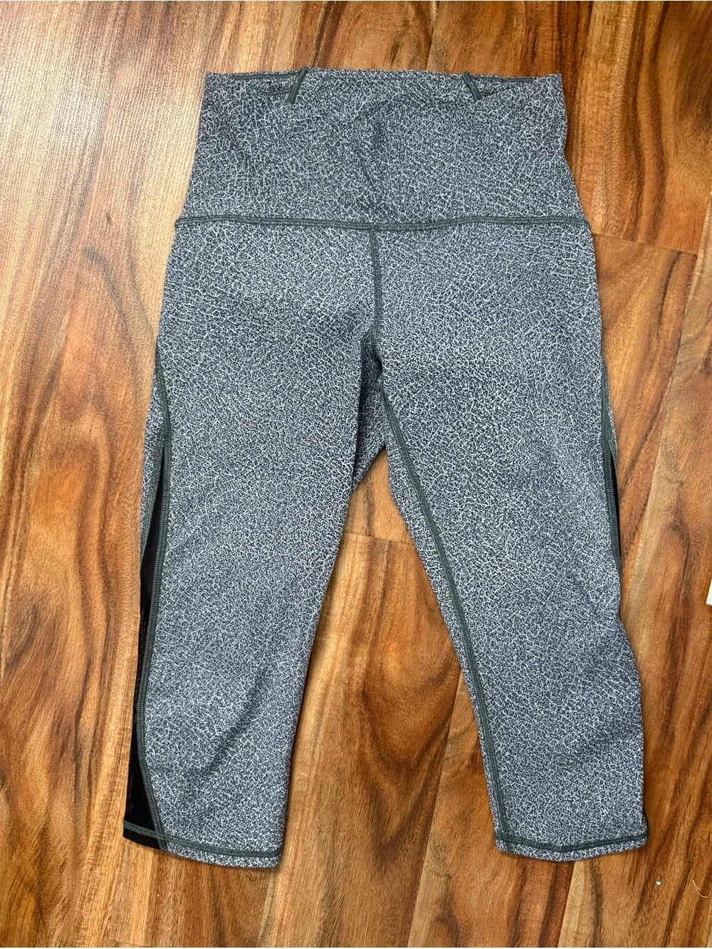 Lululemon High-Waist Gray Speckled Capri Leggings with Sheer Mesh Panel - Picture 6 of 7